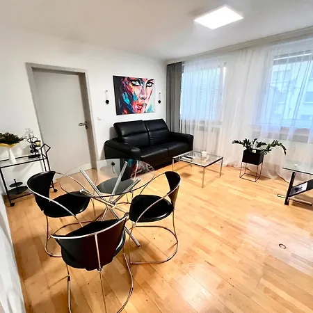 Apartment Rheinstrasse 33, Mit Domblick